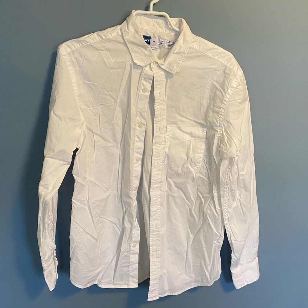 OldNavy Regular Fit Flex White Button Up Shirt in a Size M. Good condition!